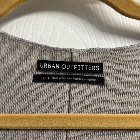 Urban Outfitters oversized sweater - Picture 3 of 4